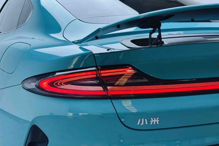 Used Xiaomi Auto SU7 2024 Four-Wheel Drive Ultra-Long Range Advanced Intelligent Driving Max Edition Right Rear Taillight