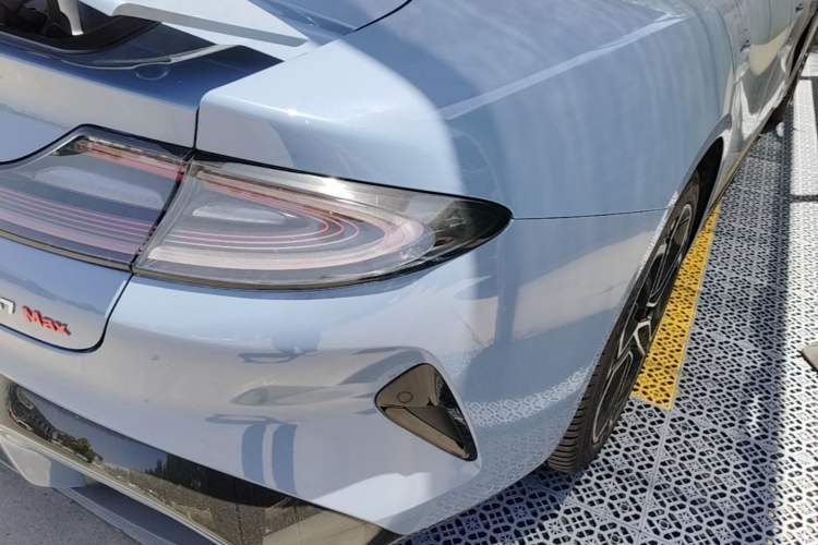 Used Xiaomi Auto SU7 2024 Four-Wheel Drive Ultra-Long Range Advanced Intelligent Driving Max Edition Right Rear Taillight