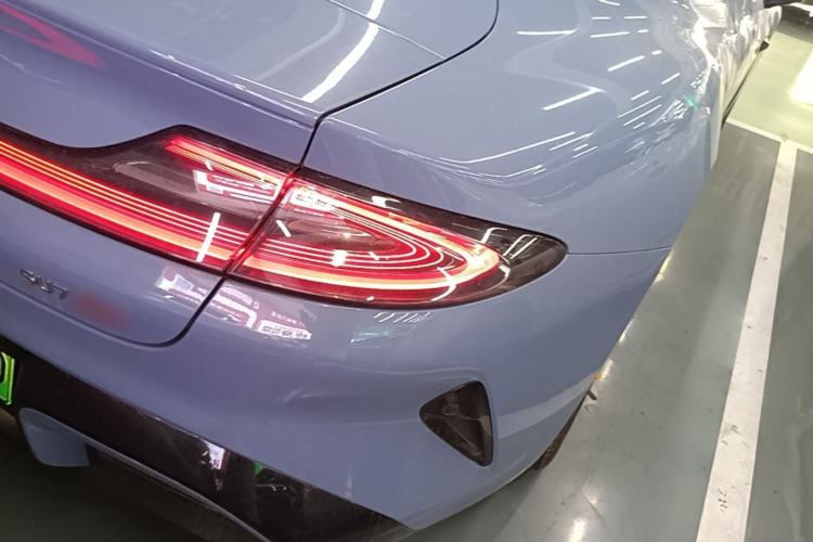 Used Xiaomi Auto SU7 2024 Four-Wheel-Drive Max Founder's Edition Right Rear Taillight