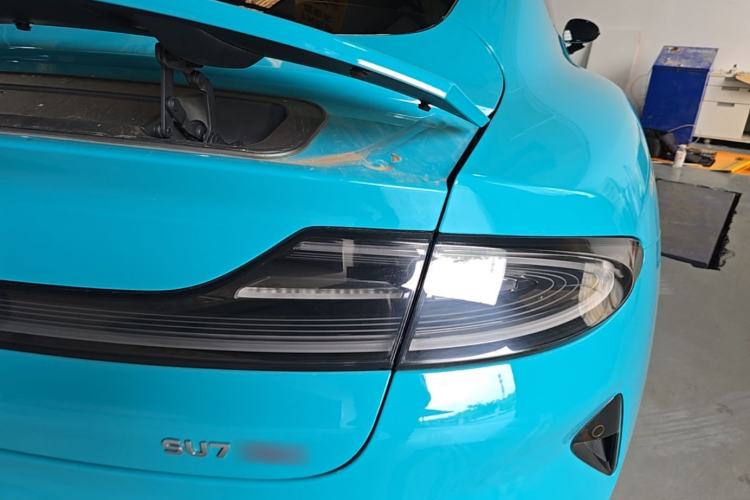Used Xiaomi Auto SU7 2024 Four-Wheel Drive Ultra-Long Range Advanced Intelligent Driving Max Edition Right Rear Taillight