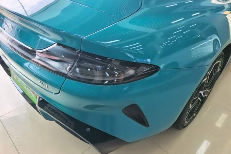 Used Xiaomi Auto SU7 2024 Rear-Drive Long-Range Intelligent Driving Version Right Rear Taillight