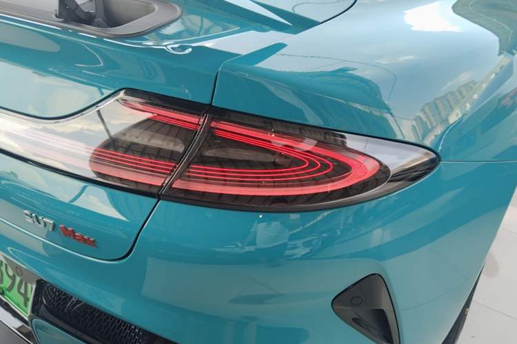 Used Xiaomi Auto SU7 2024 Four-Wheel Drive Ultra-Long Range Advanced Intelligent Driving Max Edition Right Rear Taillight