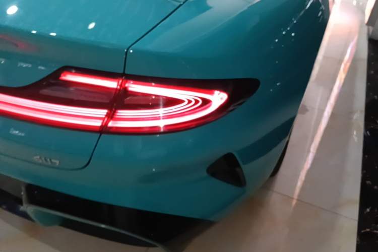 Used Xiaomi Auto SU7 2024 Rear-Drive Long-Range Intelligent Driving Version Right Rear Taillight
