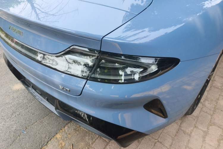 Used Xiaomi Auto SU7 2024 Rear-Drive Long-Range Intelligent Driving Version Right Rear Taillight