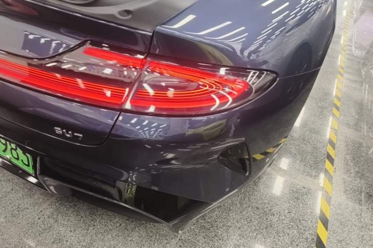 Used Xiaomi Auto SU7 2024 Rear-Drive Ultra-Long Range Advanced Pro-Level Intelligent Driving Version Right Rear Taillight