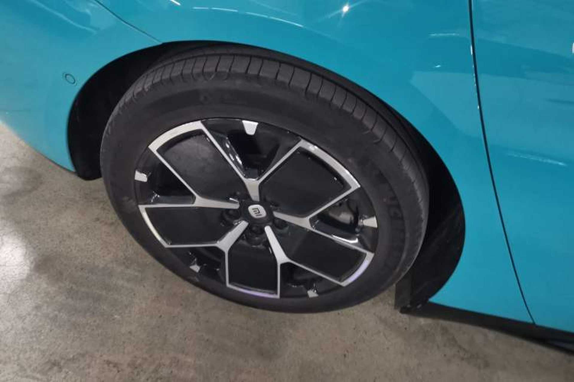 Used Xiaomi Auto SU7 2024 Rear-Drive Long-Range Intelligent Driving Version Right Rear Wheel Hub
