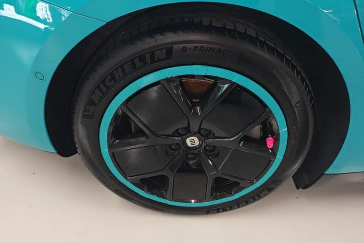 Used Xiaomi Auto SU7 2024 Rear-Drive Long-Range Intelligent Driving Version Right Rear Wheel Hub