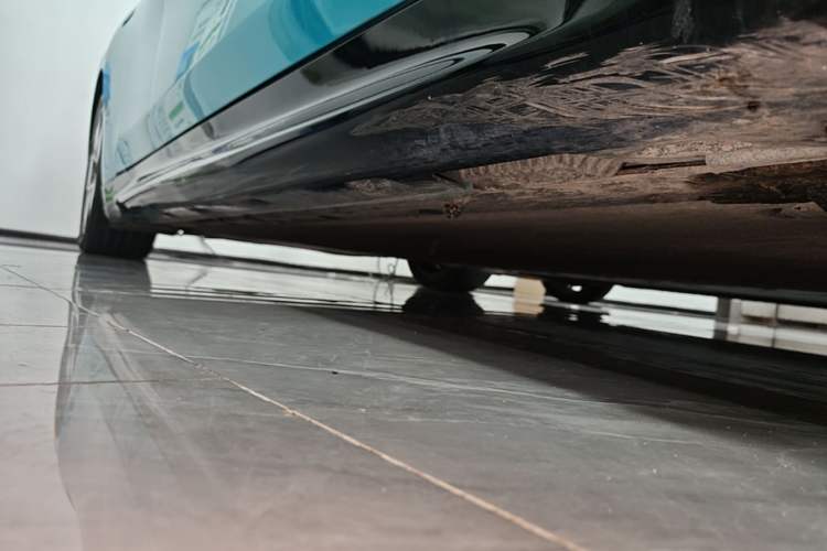 Used Xiaomi Auto SU7 2024 Rear-Drive Ultra-Long Range Advanced Pro-Level Intelligent Driving Version Right Side Sill