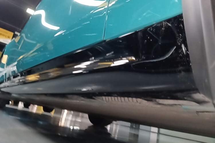 Used Xiaomi Auto SU7 2024 Rear-Drive Long-Range Intelligent Driving Version Right Side Sill