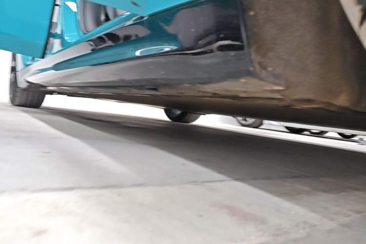 Used Xiaomi Auto SU7 2024 Four-Wheel Drive Ultra-Long Range Advanced Intelligent Driving Max Edition Right Side Sill