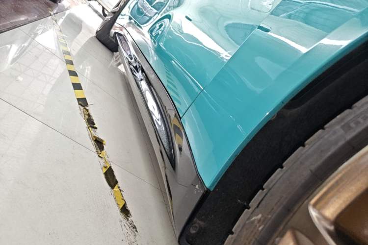 Used Xiaomi Auto SU7 2024 Four-Wheel Drive Ultra-Long Range Advanced Intelligent Driving Max Edition Right Side Sill