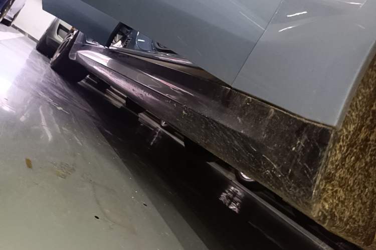 Used Xiaomi Auto SU7 2024 Four-Wheel-Drive Max Founder's Edition Right Side Sill