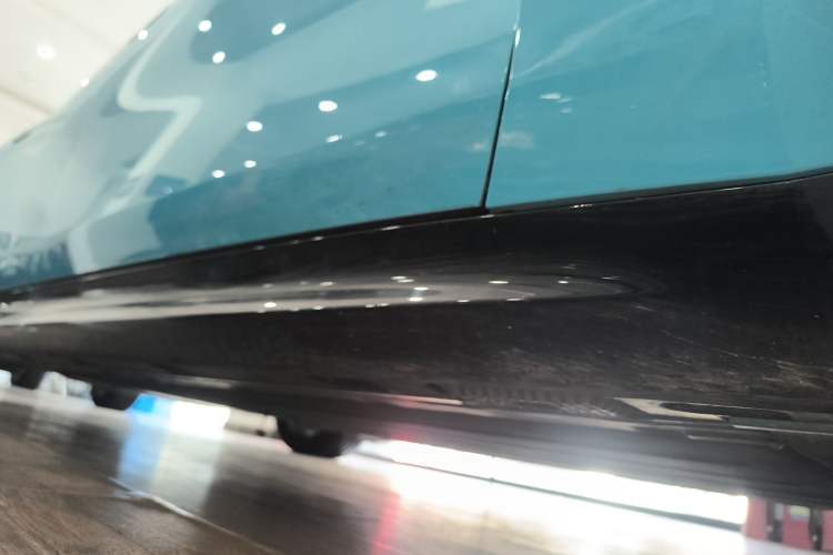Used Xiaomi Auto SU7 2024 Rear-Drive Long-Range Intelligent Driving Version Right Side Sill