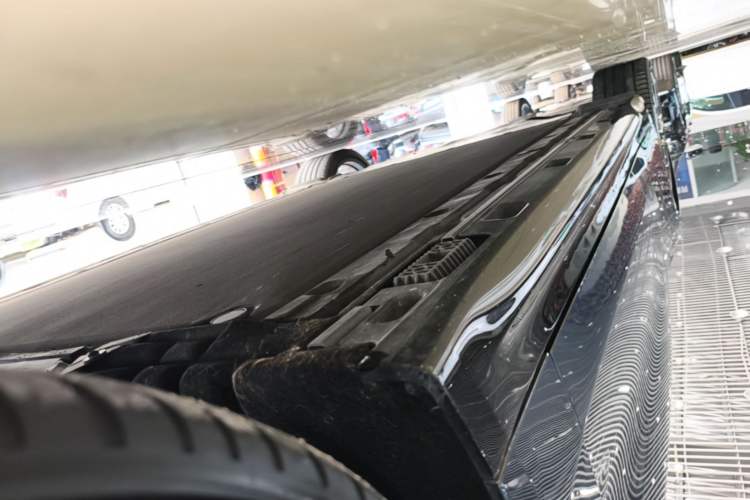 Used Xiaomi Auto SU7 2024 Rear-Drive Ultra-Long Range Advanced Pro-Level Intelligent Driving Version Right Side Sill