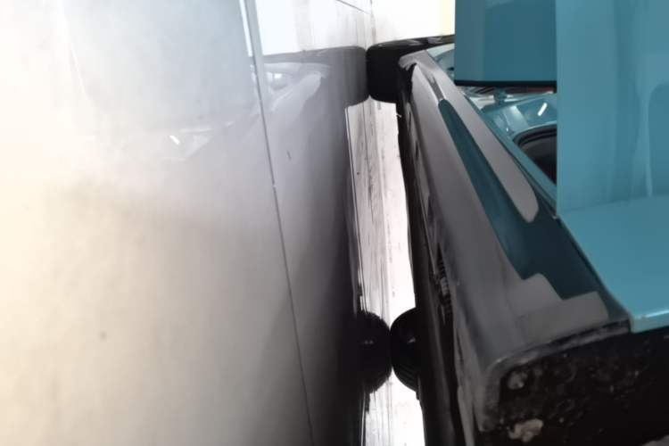 Used Xiaomi Auto SU7 2024 Four-Wheel Drive Ultra-Long Range Advanced Intelligent Driving Max Edition Right Side Sill