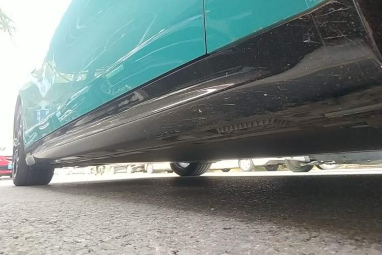 Used Xiaomi Auto SU7 2024 Four-Wheel-Drive Max Founder's Edition Right Side Sill