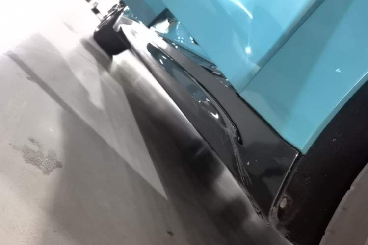 Used Xiaomi Auto SU7 2024 Four-Wheel Drive Ultra-Long Range Advanced Intelligent Driving Max Edition Right Side Sill