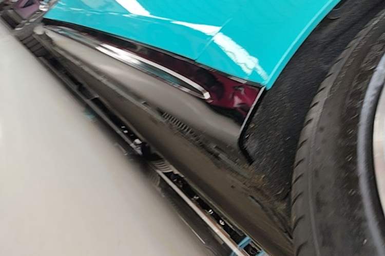 Used Xiaomi Auto SU7 2024 Rear-Drive Long-Range Intelligent Driving Version Right Side Sill