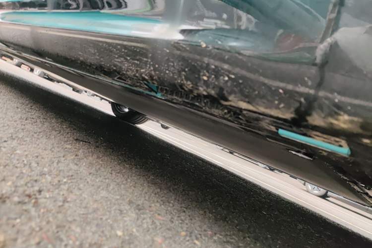 Used Xiaomi Auto SU7 2024 Rear-Drive Ultra-Long Range Advanced Pro-Level Intelligent Driving Version Right Side Sill