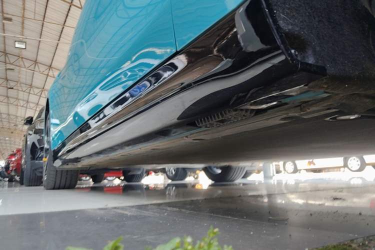 Used Xiaomi Auto SU7 2024 Four-Wheel Drive Ultra-Long Range Advanced Intelligent Driving Max Edition Right Side Sill