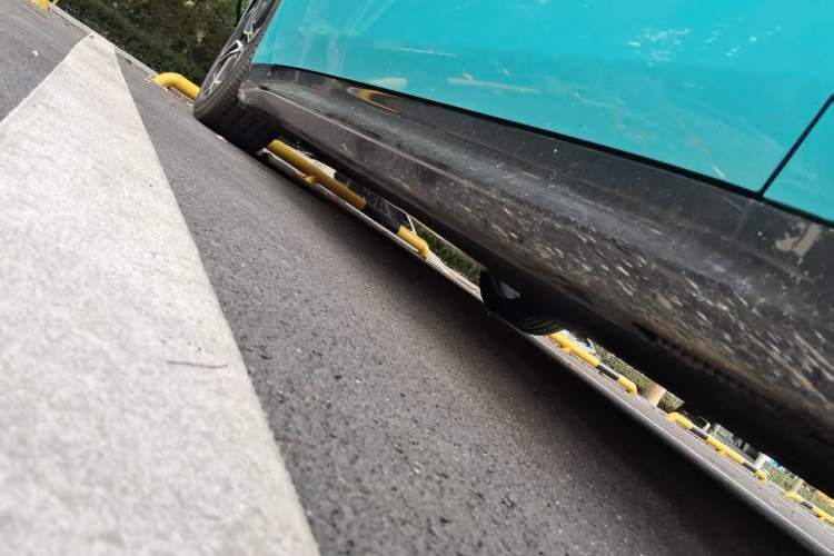 Used Xiaomi Auto SU7 2024 Rear-Drive Ultra-Long Range Advanced Pro-Level Intelligent Driving Version Right Side Sill
