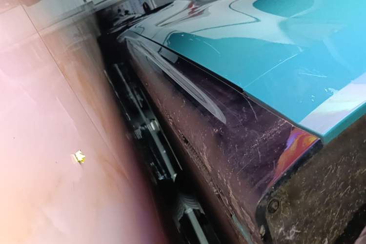 Used Xiaomi Auto SU7 2024 Rear-Drive Long-Range Intelligent Driving Version Right Side Sill