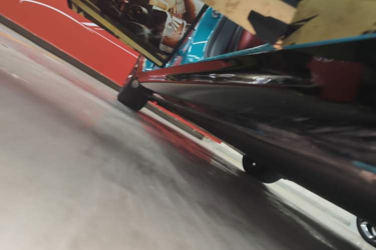 Used Xiaomi Auto SU7 2024 Four-Wheel Drive Ultra-Long Range Advanced Intelligent Driving Max Edition Right Side Sill