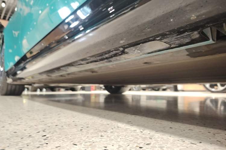 Used Xiaomi Auto SU7 2024 Rear-Drive Long-Range Intelligent Driving Version Right Side Sill