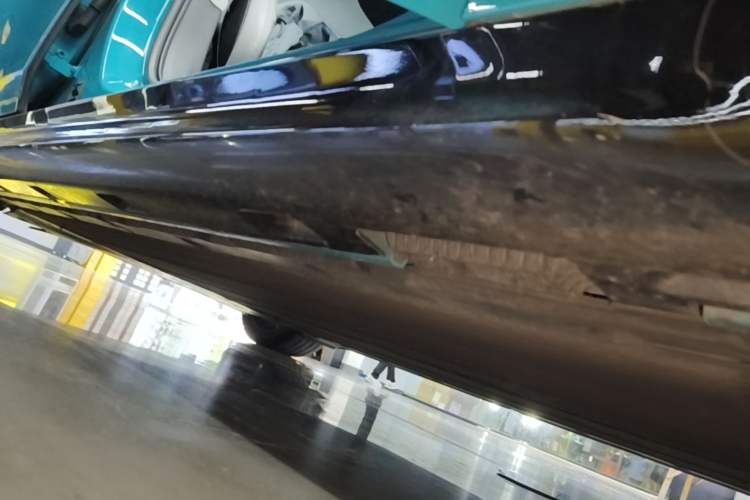 Used Xiaomi Auto SU7 2024 Rear-Drive Long-Range Intelligent Driving Version Right Side Sill