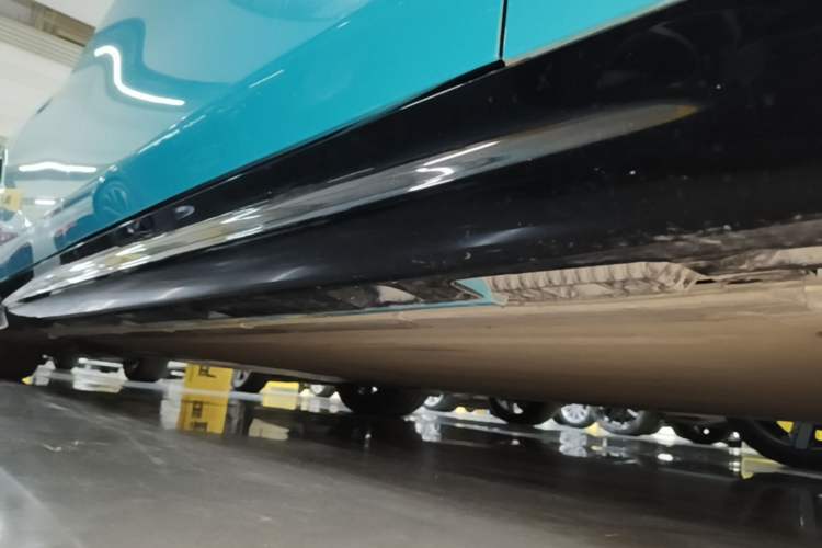 Used Xiaomi Auto SU7 2024 Rear-Drive Ultra-Long Range Advanced Pro-Level Intelligent Driving Version Right Side Sill