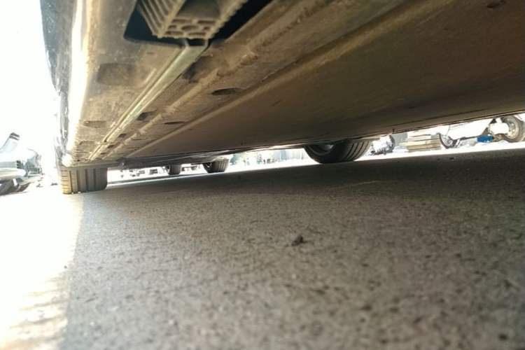 Used Xiaomi Auto SU7 2024 Rear-Drive Long-Range Intelligent Driving Version Right Side Sill