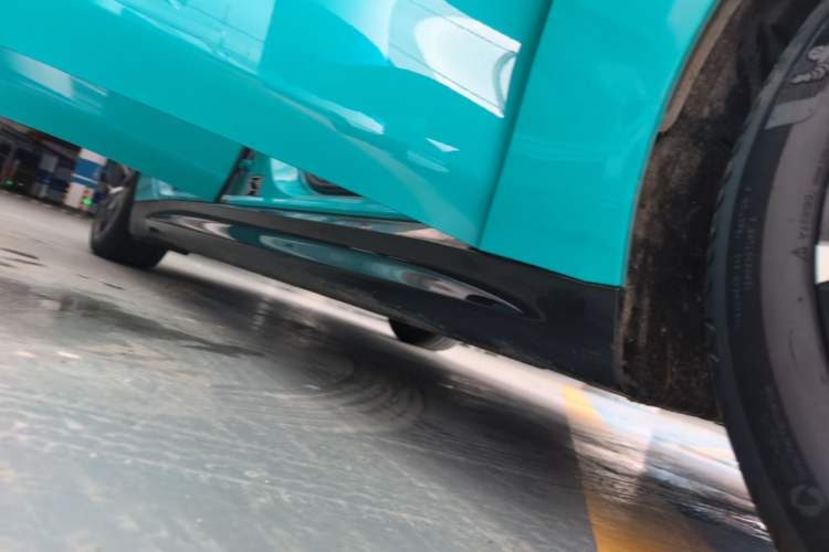 Used Xiaomi Auto SU7 2024 Rear-Drive Long-Range Intelligent Driving Version Right Side Sill