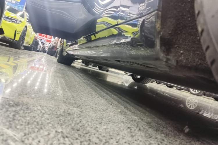 Used Xiaomi Auto SU7 2024 Rear-Drive Ultra-Long Range Advanced Pro-Level Intelligent Driving Version Right Side Sill