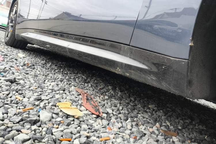 Used Xiaomi Auto SU7 2024 Rear-Drive Standard Founder Edition Right Side Sill