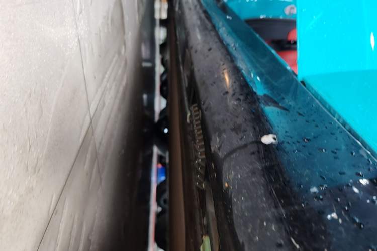 Used Xiaomi Auto SU7 2024 Four-Wheel Drive Ultra-Long Range Advanced Intelligent Driving Max Edition Right Side Sill