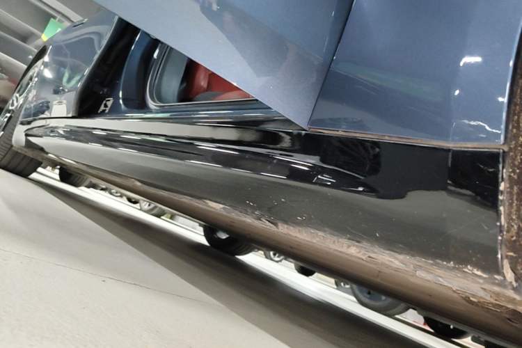 Used Xiaomi Auto SU7 2024 Rear-Drive Long-Range Intelligent Driving Version Right Side Sill