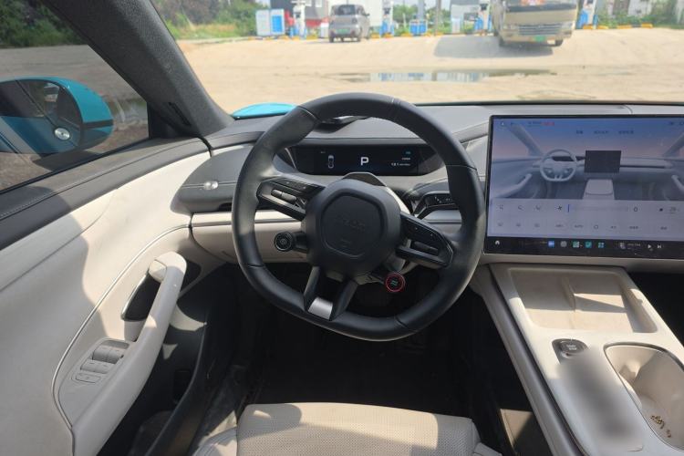 Used Xiaomi Auto SU7 2024 Rear-Drive Ultra-Long Range Advanced Pro-Level Intelligent Driving Version Steering Wheel