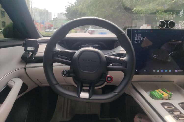 Used Xiaomi Auto SU7 2024 Rear-Drive Ultra-Long Range Advanced Pro-Level Intelligent Driving Version Steering Wheel