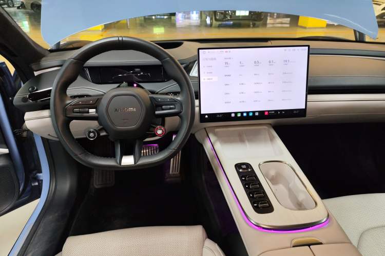 Used Xiaomi Auto SU7 2024 Four-Wheel Drive Ultra-Long Range Advanced Intelligent Driving Max Edition Steering Wheel