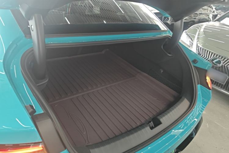 Used Xiaomi Auto SU7 2024 Rear-Drive Long-Range Intelligent Driving Version Trunk