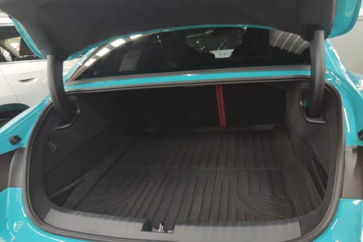 Used Xiaomi Auto SU7 2024 Rear-Drive Long-Range Intelligent Driving Version Trunk