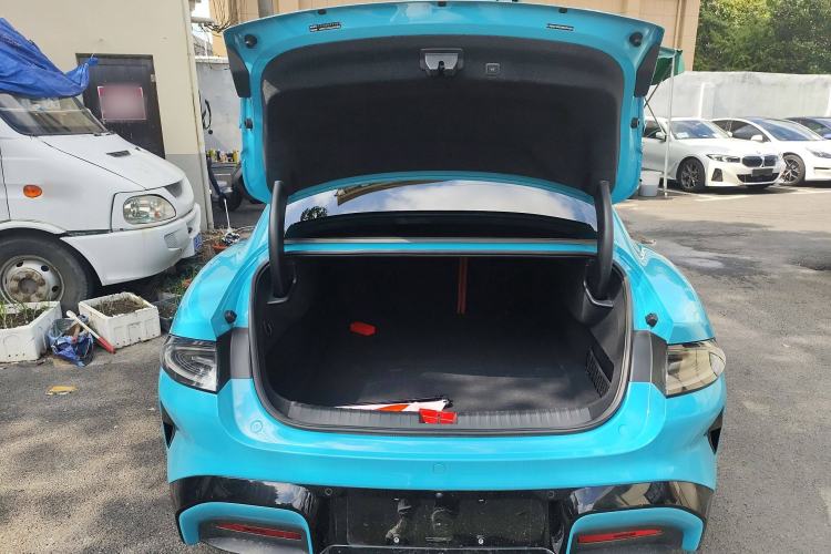 Used Xiaomi Auto SU7 2024 Four-Wheel Drive Ultra-Long Range Advanced Intelligent Driving Max Edition Trunk