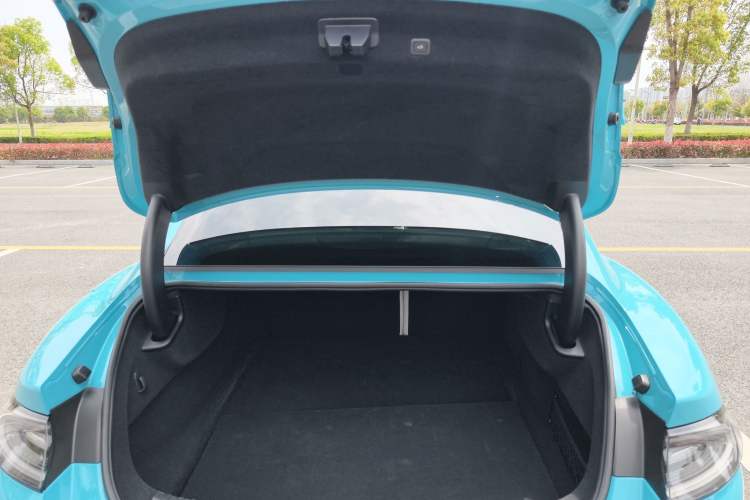 Used Xiaomi Auto SU7 2024 Four-Wheel-Drive Max Founder's Edition Trunk