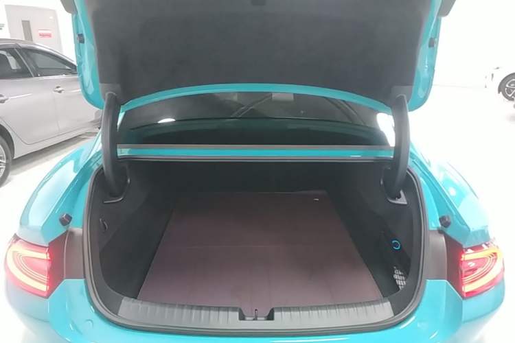 Used Xiaomi Auto SU7 2024 Rear-Drive Long-Range Intelligent Driving Version Trunk