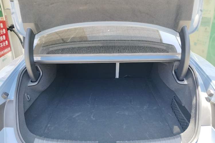 Used Xiaomi Auto SU7 2024 Four-Wheel Drive Ultra-Long Range Advanced Intelligent Driving Max Edition Trunk