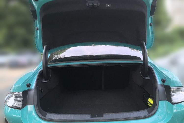 Used Xiaomi Auto SU7 2024 Four-Wheel Drive Ultra-Long Range Advanced Intelligent Driving Max Edition Trunk