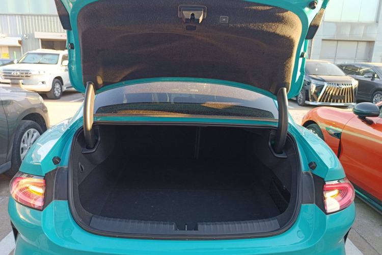 Used Xiaomi Auto SU7 2024 Four-Wheel-Drive Max Founder's Edition Trunk