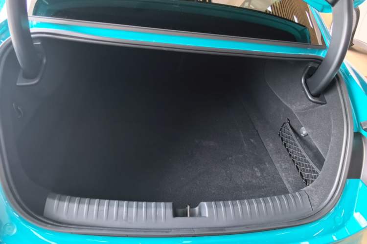 Used Xiaomi Auto SU7 2024 Rear-Drive Long-Range Intelligent Driving Version Trunk