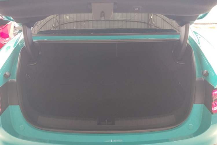 Used Xiaomi Auto SU7 2024 Rear-Drive Long-Range Intelligent Driving Version Trunk