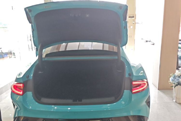 Used Xiaomi Auto SU7 2024 Rear-Drive Long-Range Intelligent Driving Version Trunk